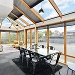 Whitmore- Classic Villa - Christchurch Holiday Homes